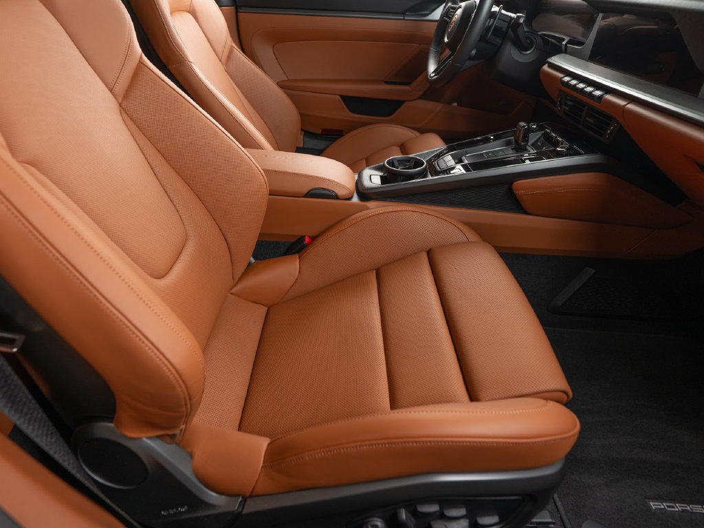 Used 2026 Porsche 911 Carrera RWD image 18