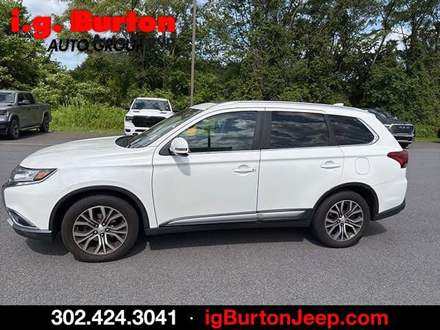 Used 2017 Mitsubishi Outlander SE AWD/4WD image 6