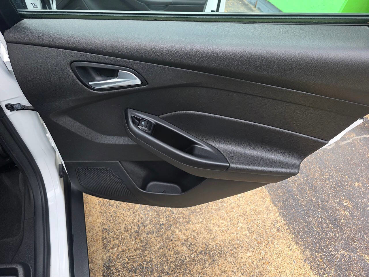 Used 2018 Ford Focus SE image 23