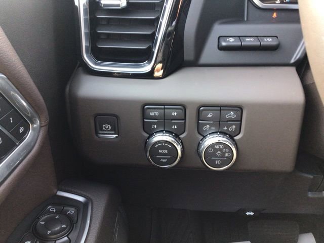New 2026 GMC Sierra 3500 Denali w/ Denali Reserve Package image 10