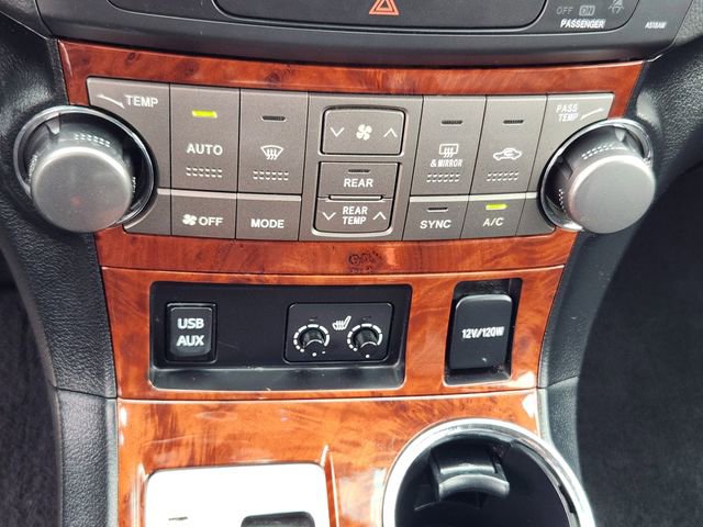 Used 2012 Toyota Highlander Limited w/ Tow Pkg AWD/4WD image 18