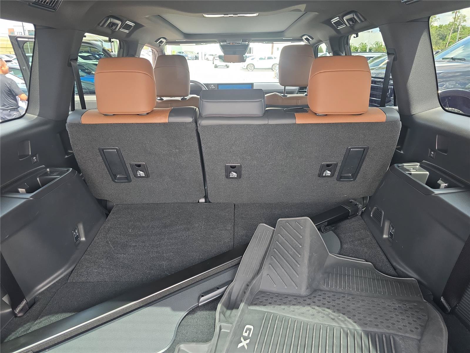 Used 2026 Lexus GX 550 w/ Cold Area Package AWD/4WD image 8