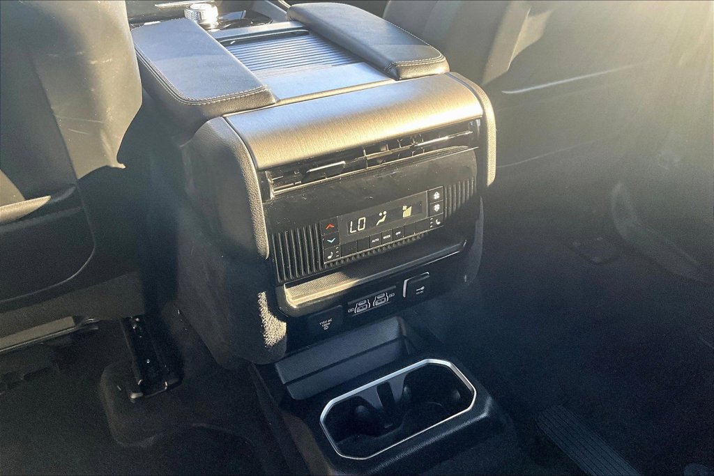 Used 2025 Jeep Wagoneer Series II AWD/4WD image 25