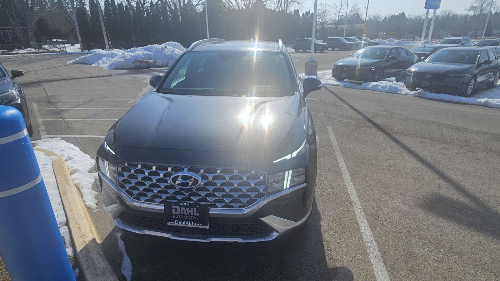 Used 2023 Hyundai Santa Fe SEL w/ Premium Package image 2