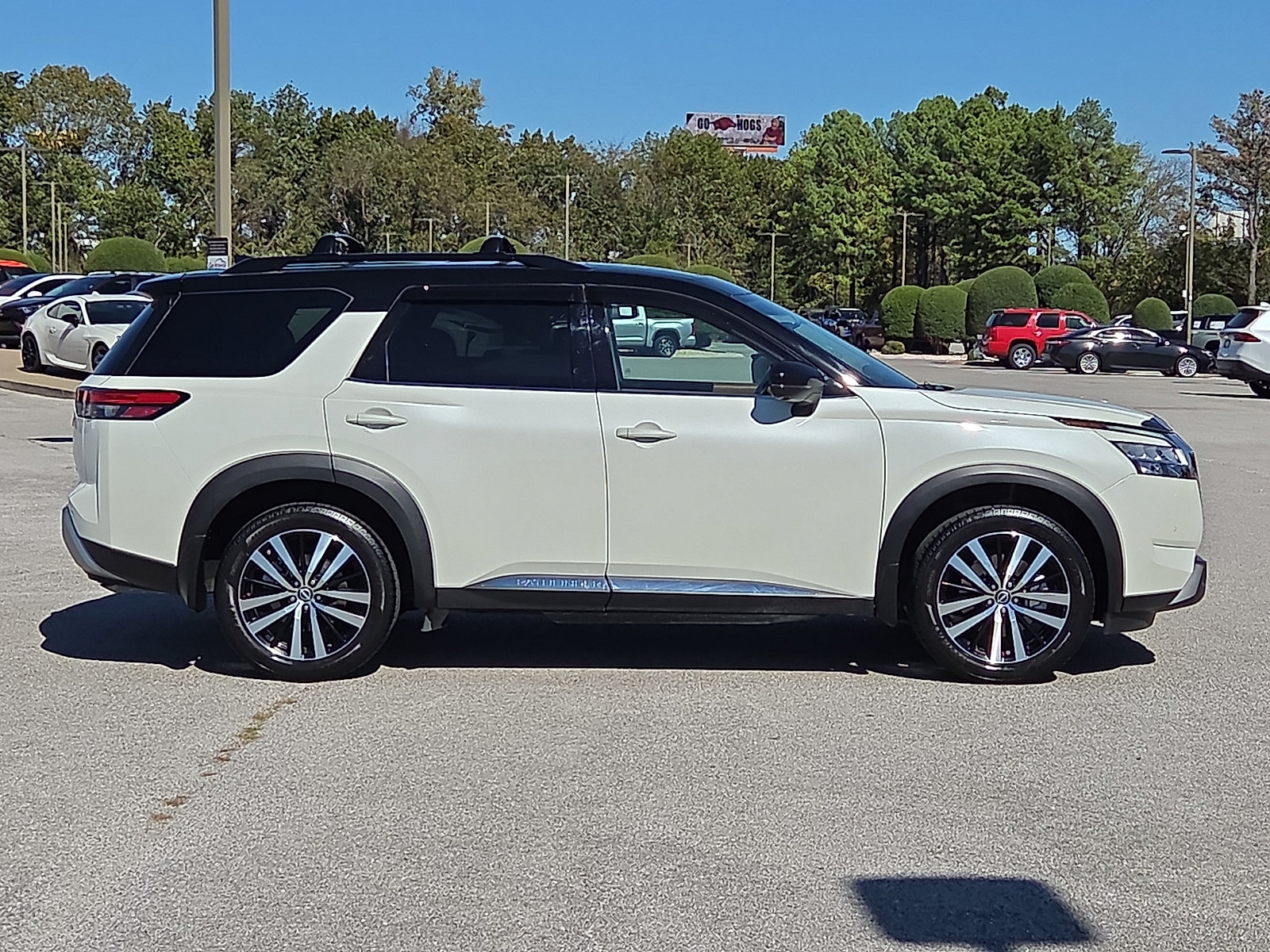 Used 2024 Nissan Pathfinder Platinum w/ Cargo Package FWD image 6