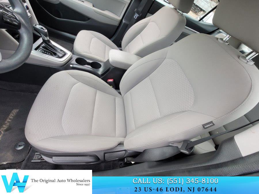 Used 2020 Hyundai Elantra SEL image 11