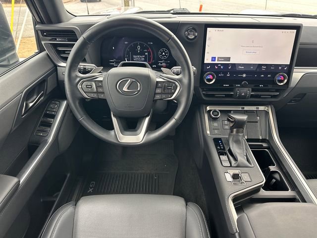 Used 2024 Lexus GX 550 image 11