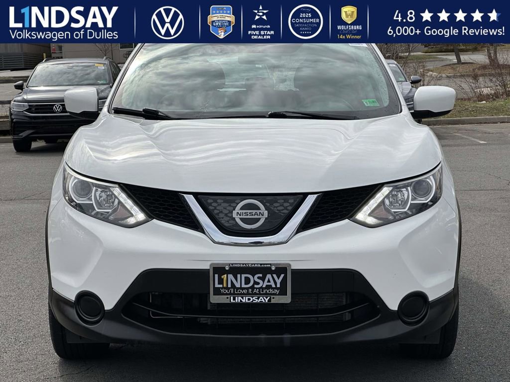 Used 2018 Nissan Rogue Sport S image 2
