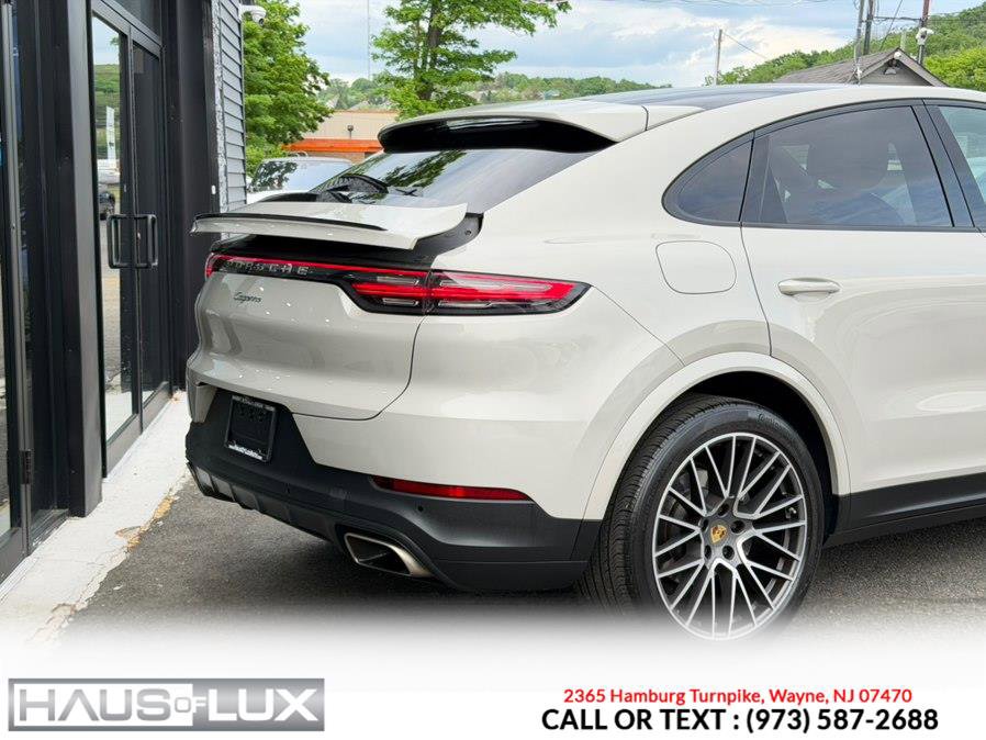 Used 2021 Porsche Cayenne Coupe AWD/4WD image 5