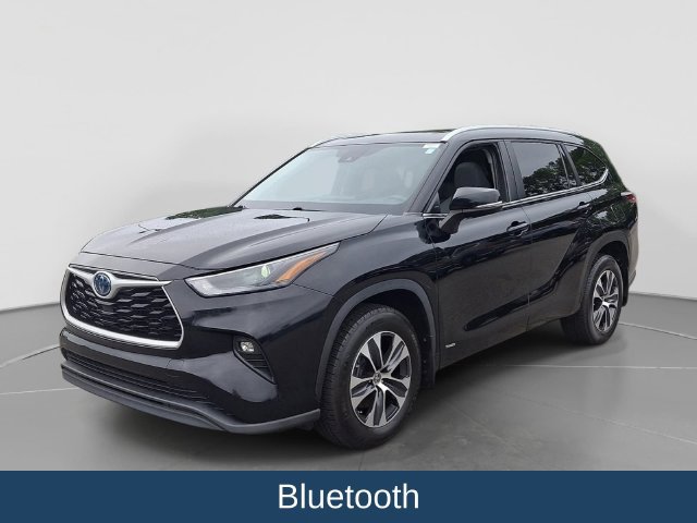 Used 2024 Toyota Highlander XLE AWD/4WD image 4