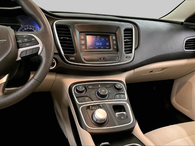 Used 2015 Chrysler 200 Limited FWD image 7