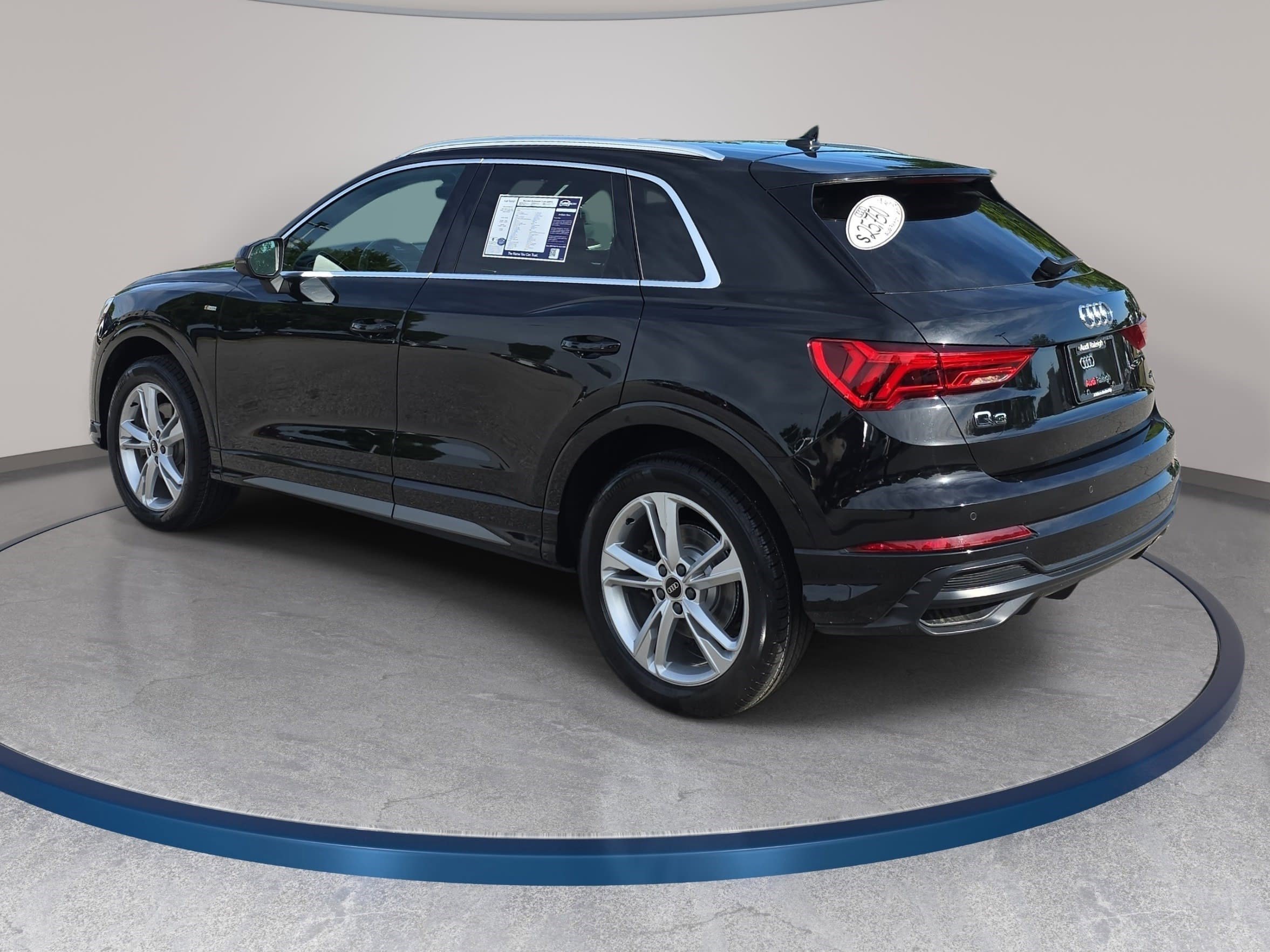 Used 2022 Audi Q3 2.0T Premium w/ Convenience Package AWD/4WD image 6