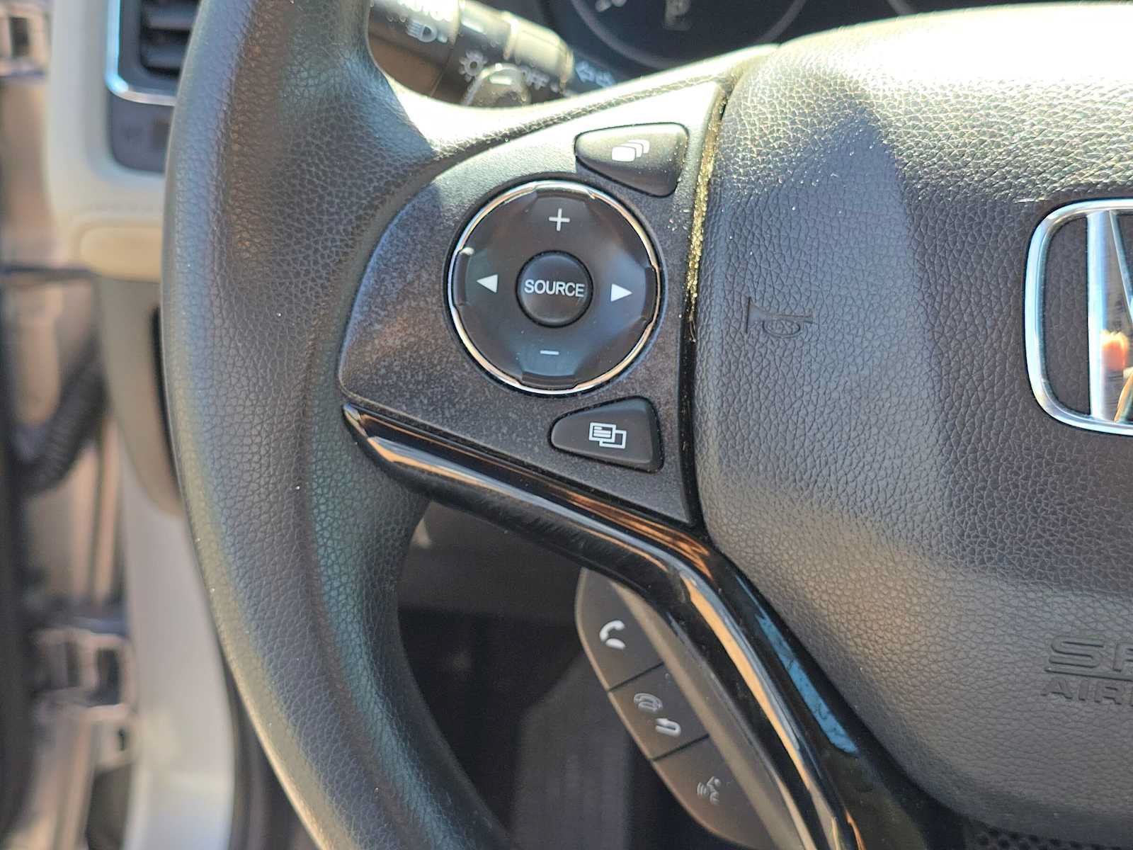 Used 2018 Honda HR-V EX image 28