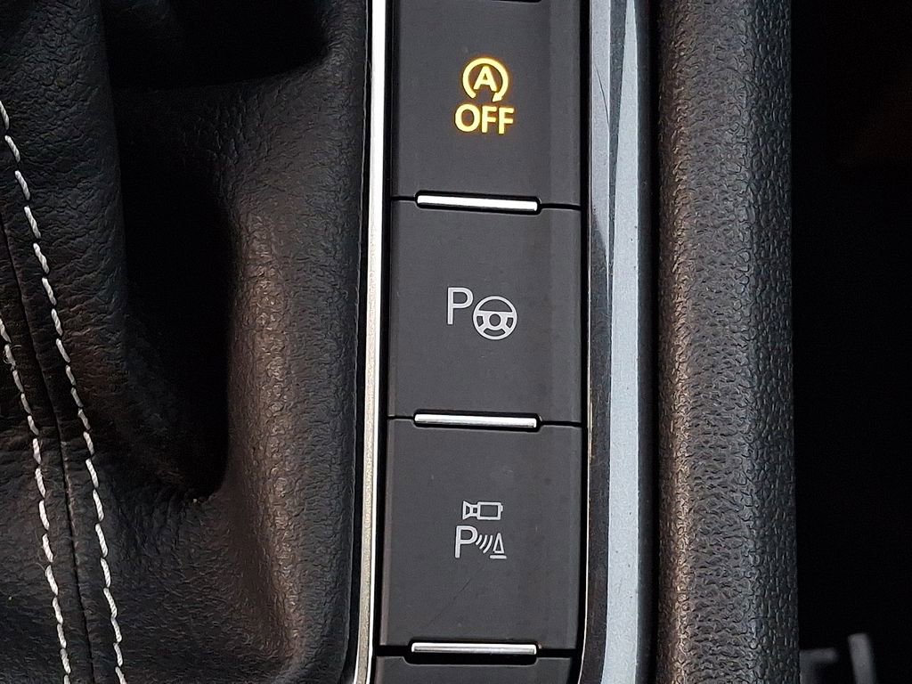 Used 2022 Volkswagen Tiguan SEL R-Line AWD/4WD image 21