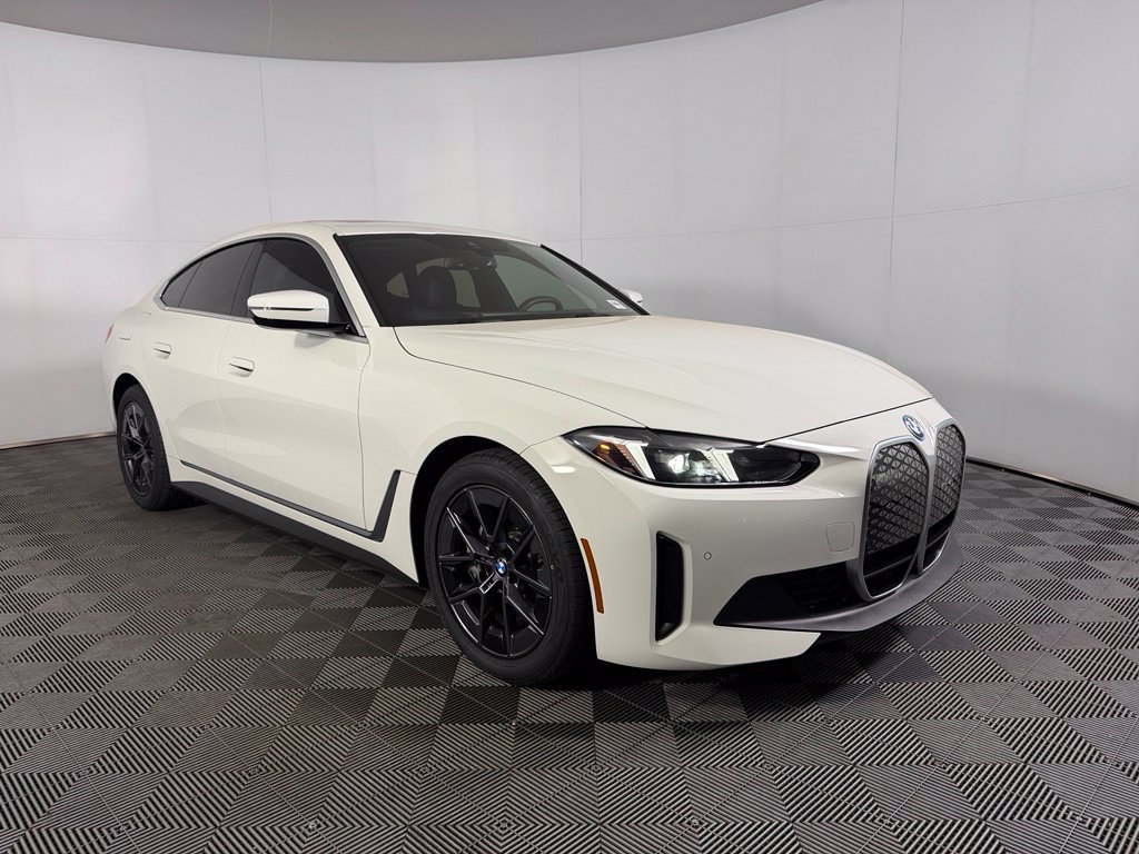 Used 2025 BMW i4 eDrive40 RWD image 5