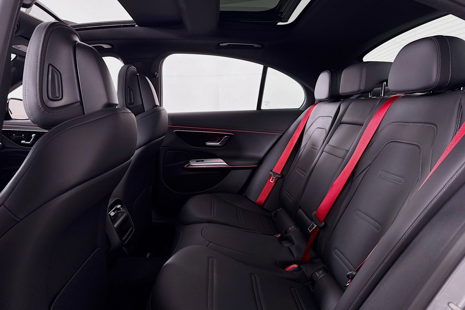 New 2026 Mercedes-Benz E 53 AMG e 4MATIC Sedan image 7
