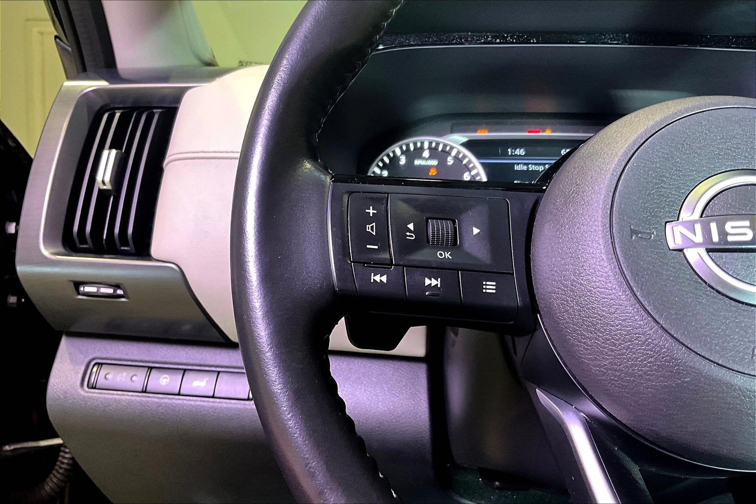 Used 2022 Nissan Pathfinder SL w/ SL Premium Package AWD/4WD image 12