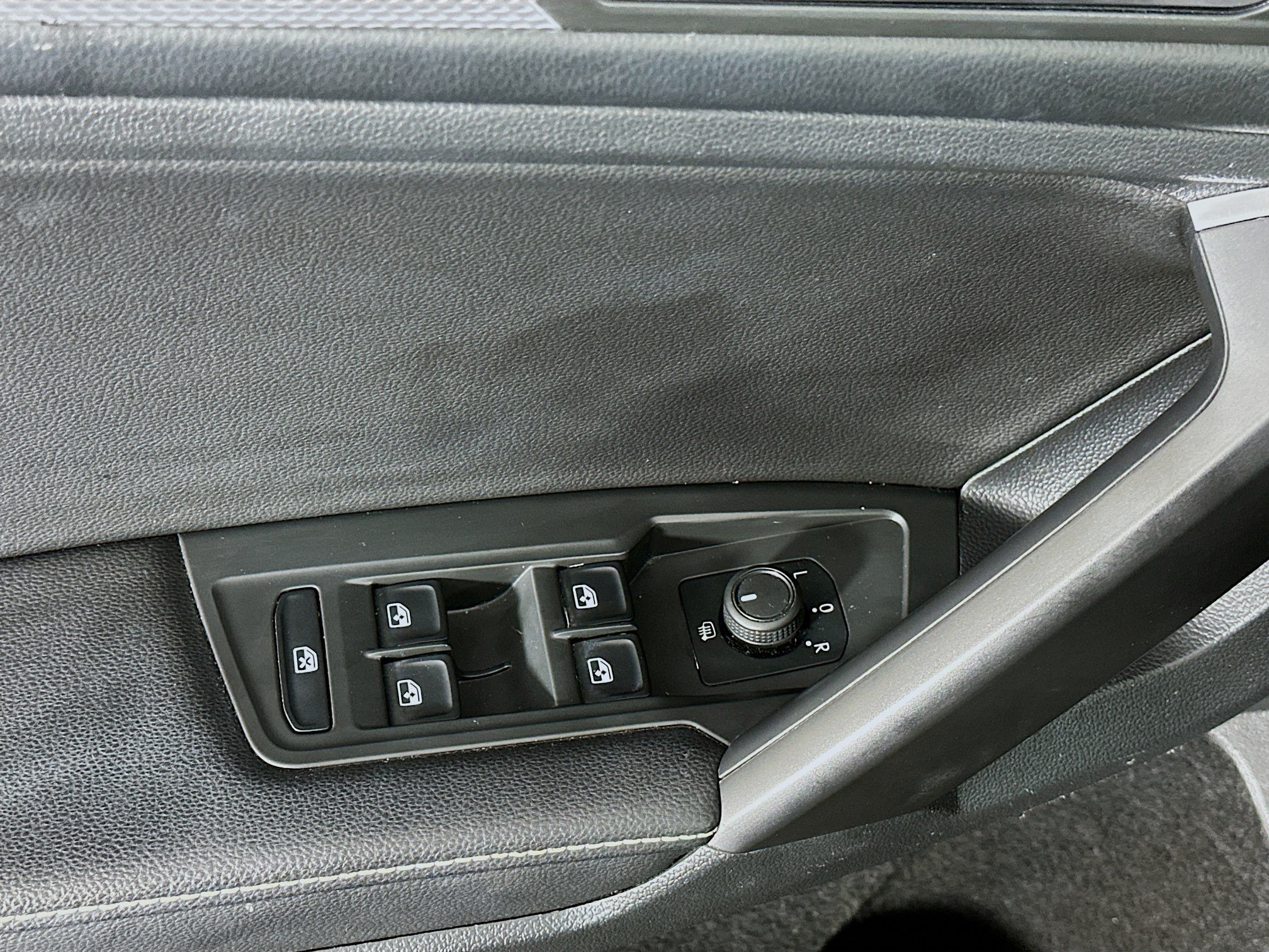Used 2023 Volkswagen Tiguan S FWD image 15