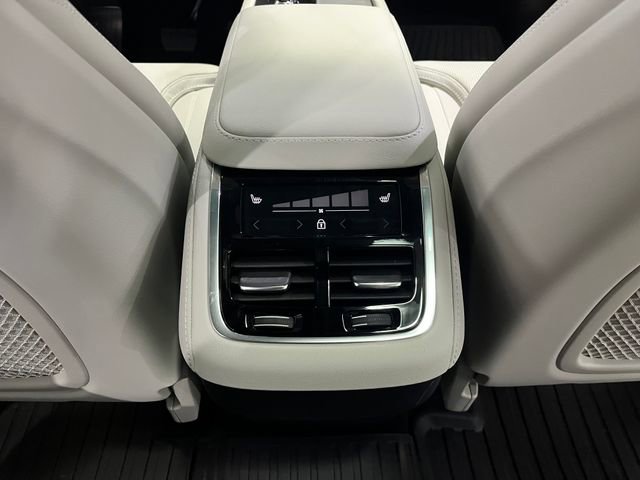 Used 2026 Volvo XC90 B6 Ultra w/ Protection Package image 28