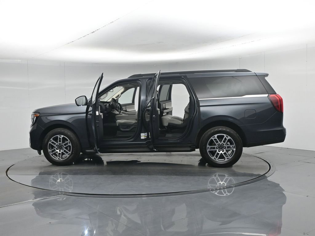 Used 2025 Ford Expedition Max Active AWD/4WD image 40