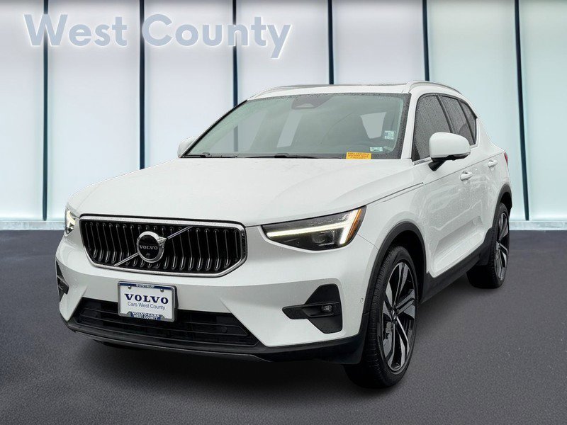 Certified 2023 Volvo XC40 B5 Ultimate w/ Protection Package Premier image 9