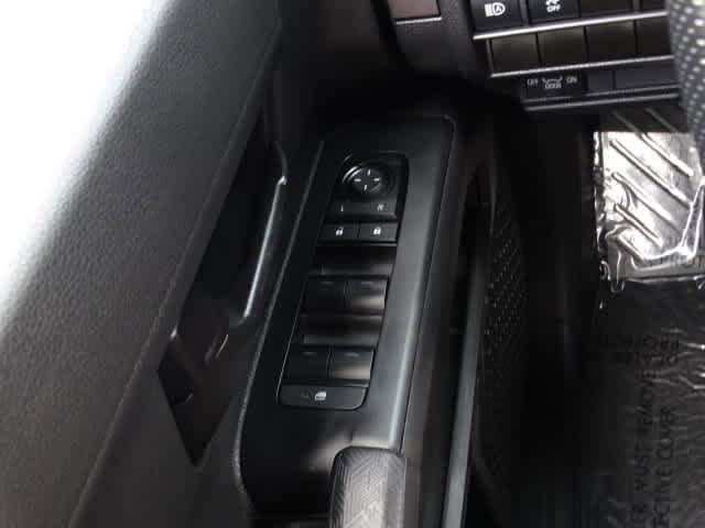 Certified 2024 Toyota Tacoma SR5 AWD/4WD image 38