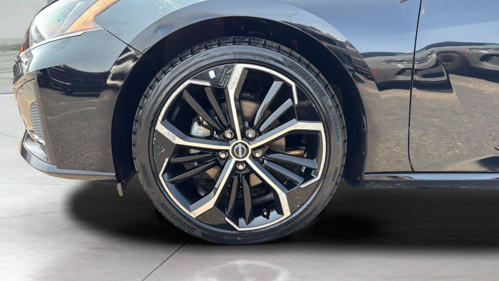 Used 2024 Nissan Altima 2.5 SR FWD image 30
