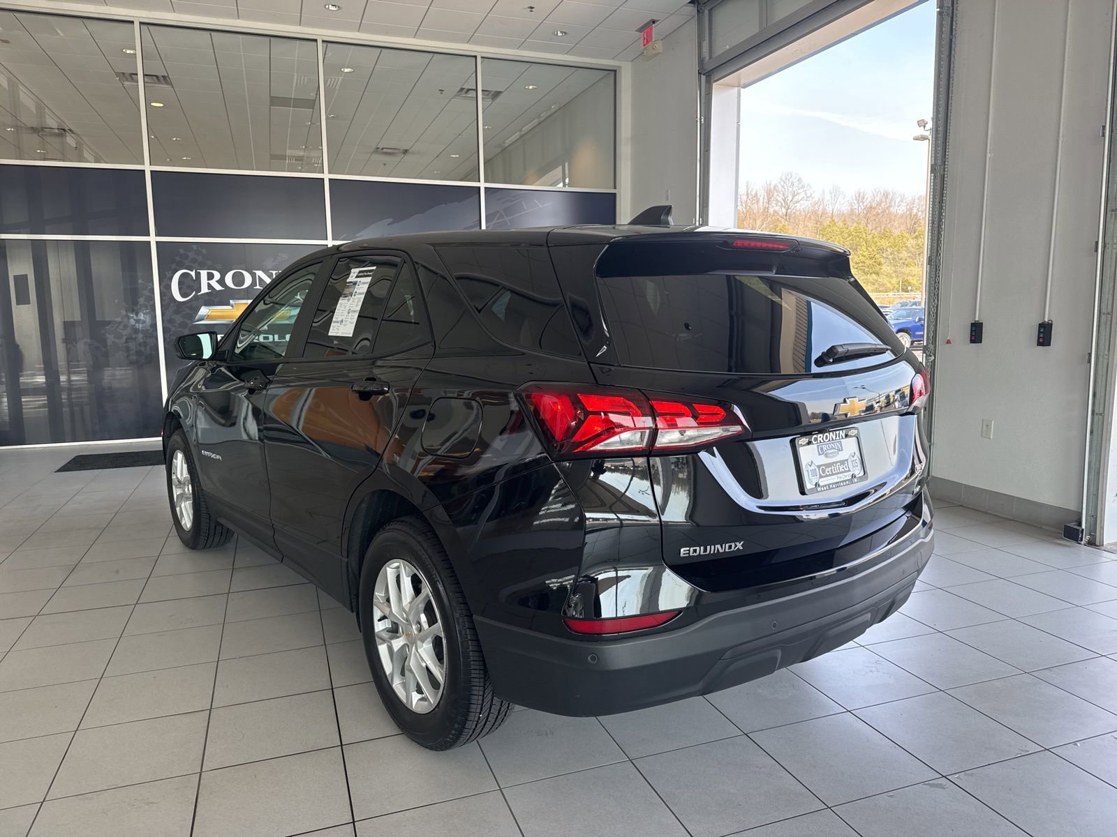 Used 2024 Chevrolet Equinox LS w/ LS Convenience Package image 8