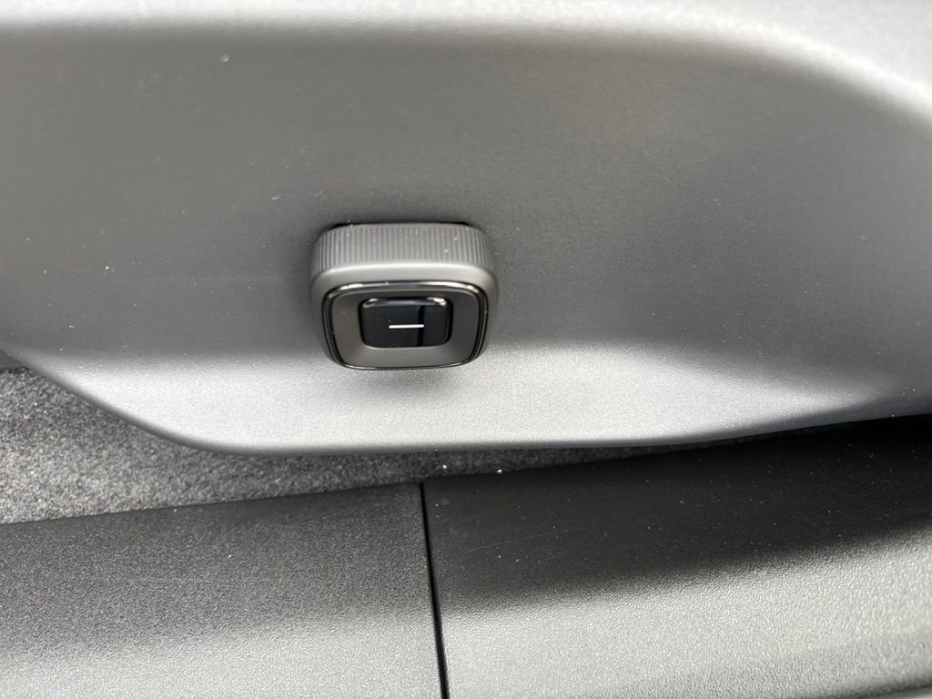 New 2026 Volvo EX30 Plus image 12