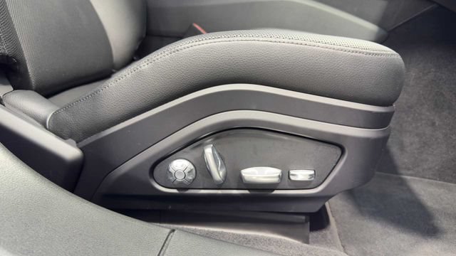 Used 2019 Porsche Panamera w/ Premium Package Plus RWD image 12