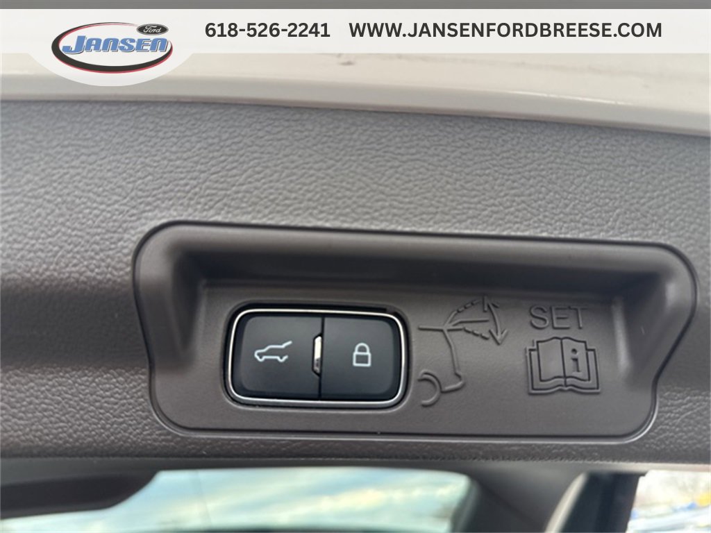 Used 2022 Ford Explorer Platinum w/ Equipment Group 601A image 28