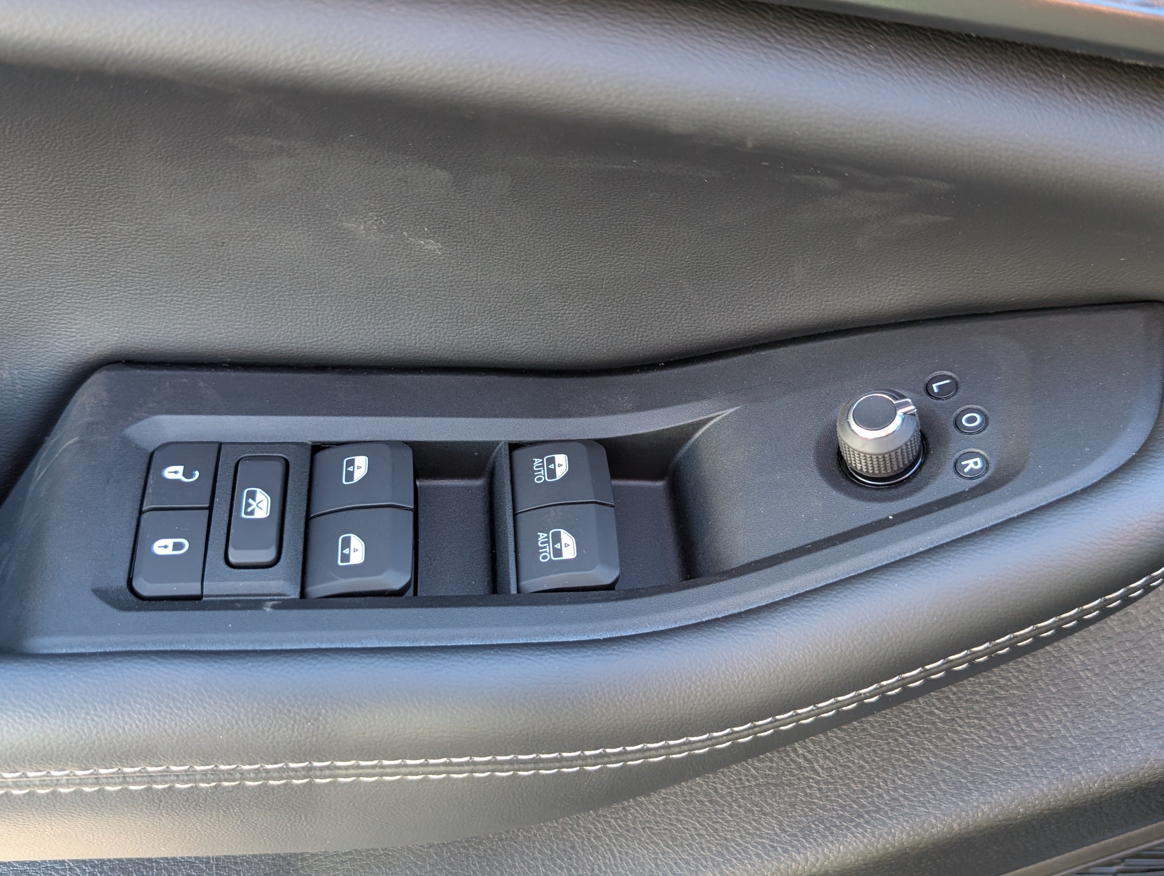 New 2025 Jeep Grand Cherokee Laredo X w/ Luxury Tech Group I AWD/4WD image 19