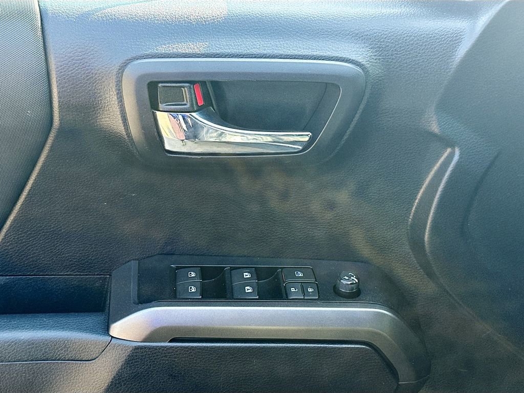 Used 2021 Toyota Tacoma TRD Sport w/ Technology Package image 21