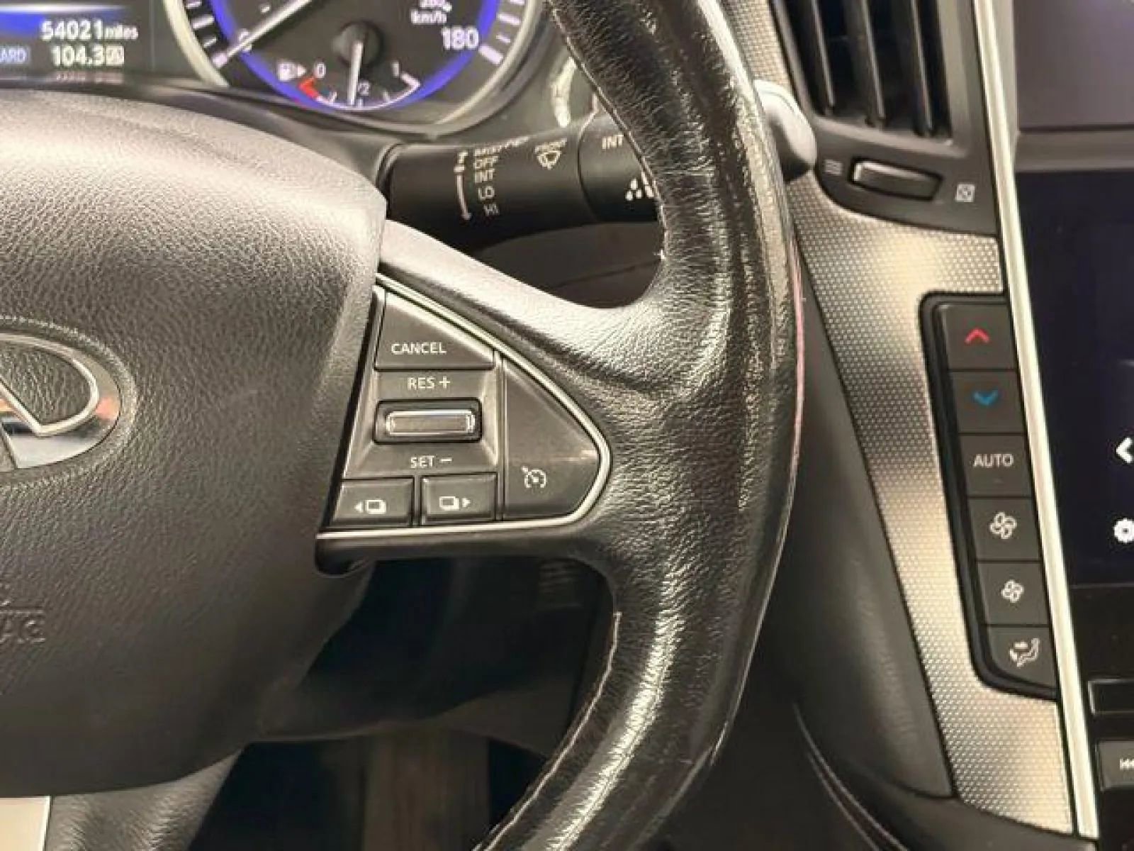 Used 2015 INFINITI Q50 Premium w/ Navigation Package image 33