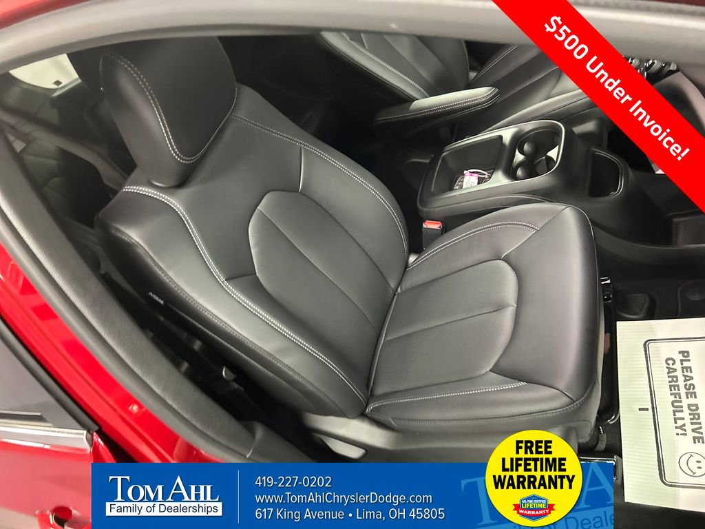 New 2026 Chrysler Voyager LX image 24