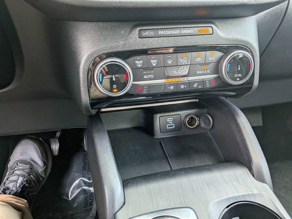 Used 2022 Ford Escape SEL image 21