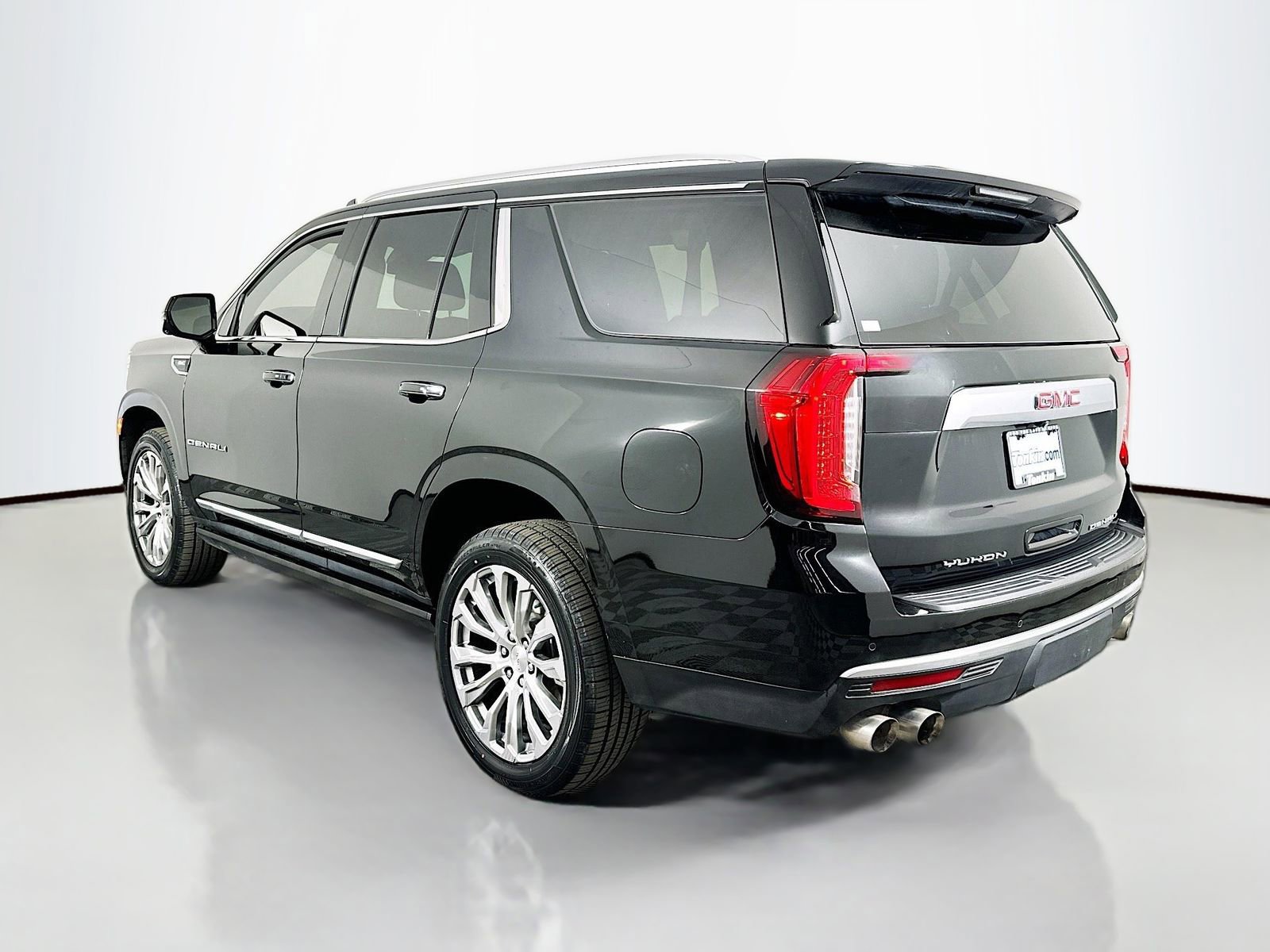 Used 2024 GMC Yukon Denali image 9