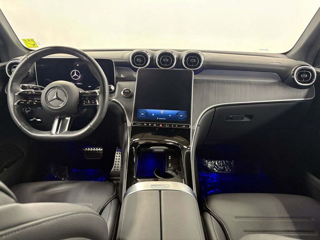 Used 2025 Mercedes-Benz GLC 350e 4MATIC w/ AMG Line image 22