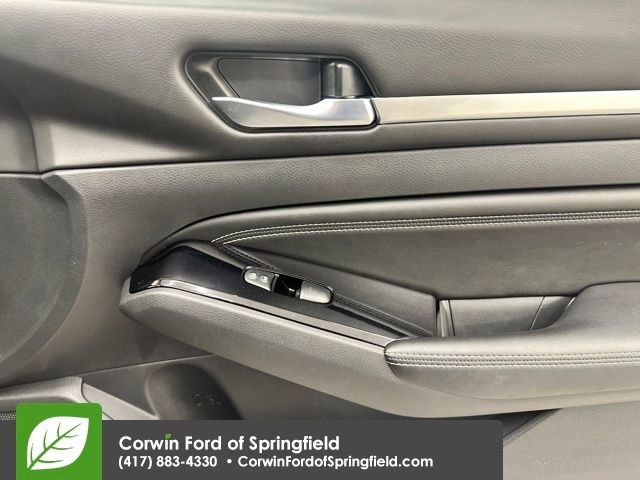 Used 2021 Nissan Altima 2.5 SV w/ SV Premium Package image 11