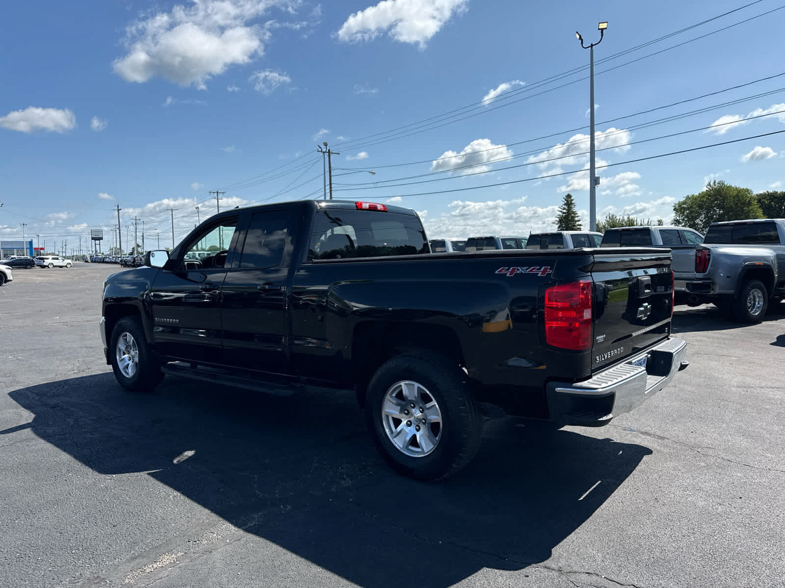 Used 2017 Chevrolet Silverado 1500 LT AWD/4WD image 3