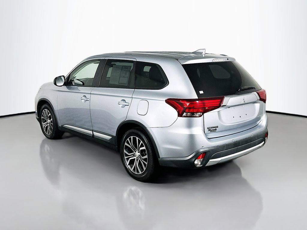 Used 2017 Mitsubishi Outlander ES image 5