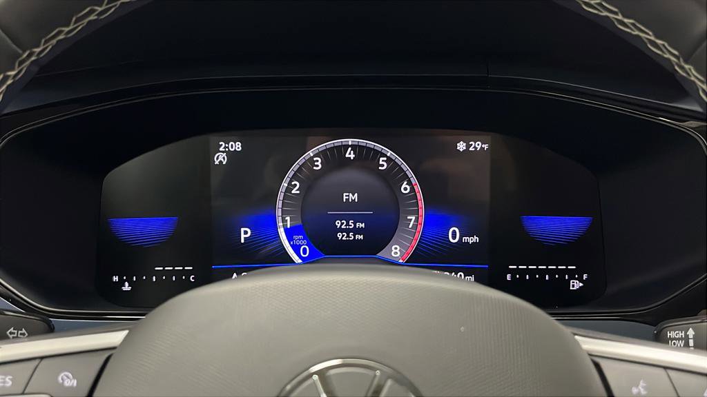 Used 2024 Volkswagen Taos SE image 16