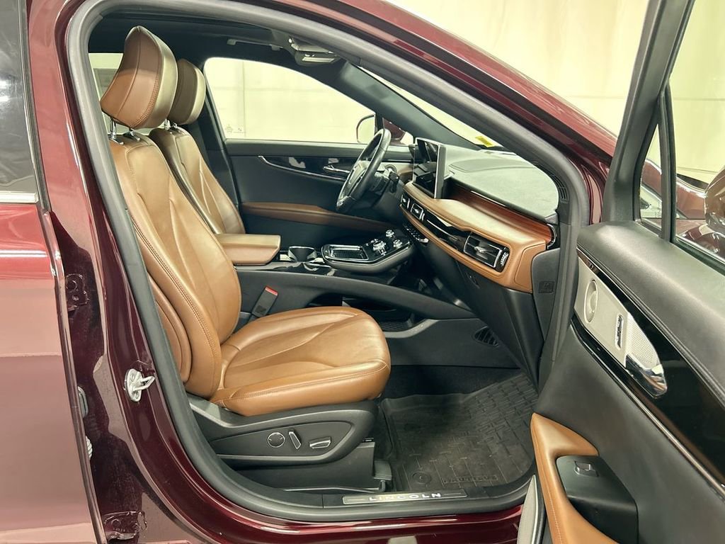 Used 2023 Lincoln Nautilus Reserve w/ Equipment Group 202A image 24