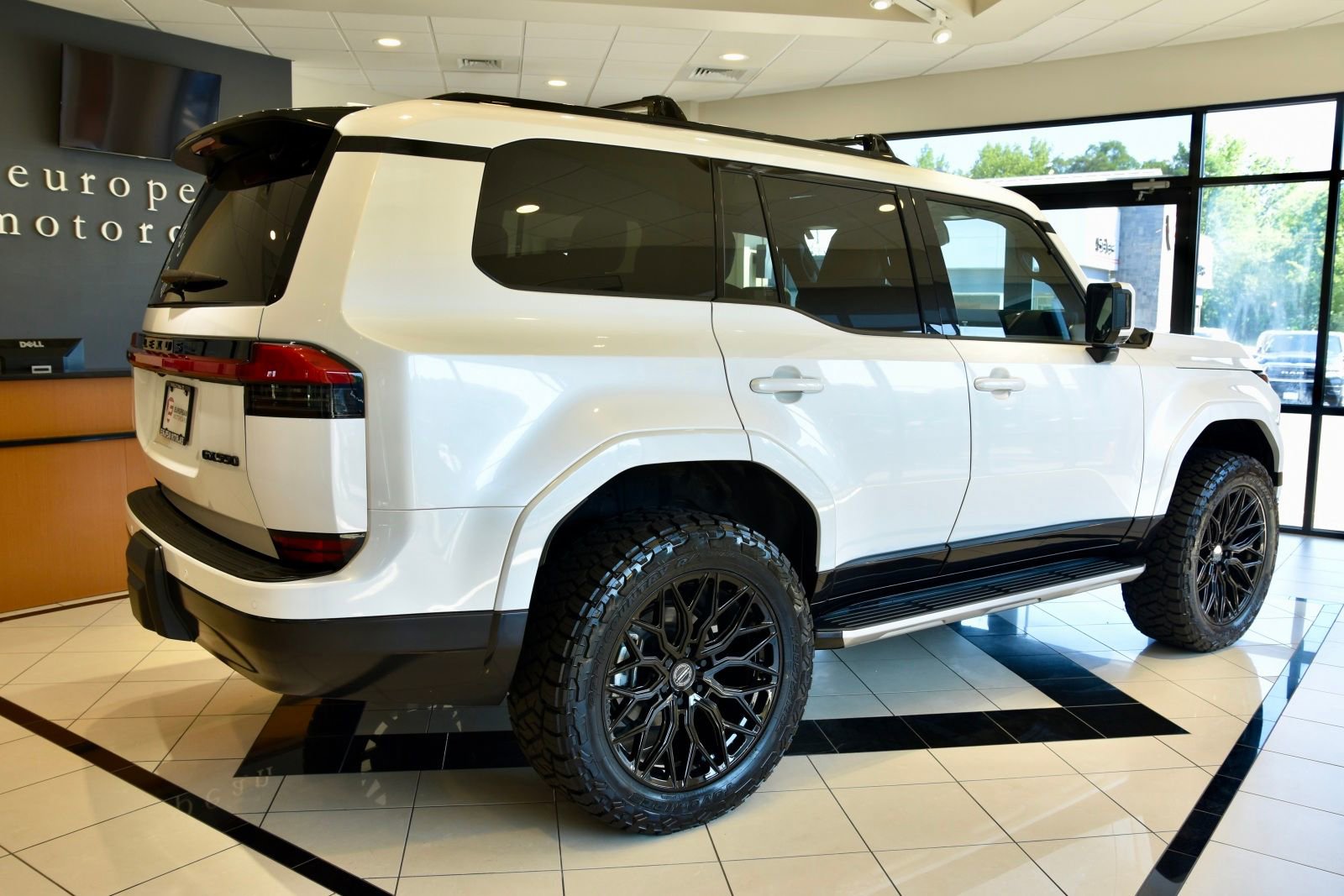 Used 2024 Lexus GX 550 image 6