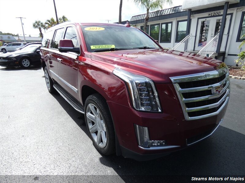 Used 2017 Cadillac Escalade ESV Luxury RWD image 1