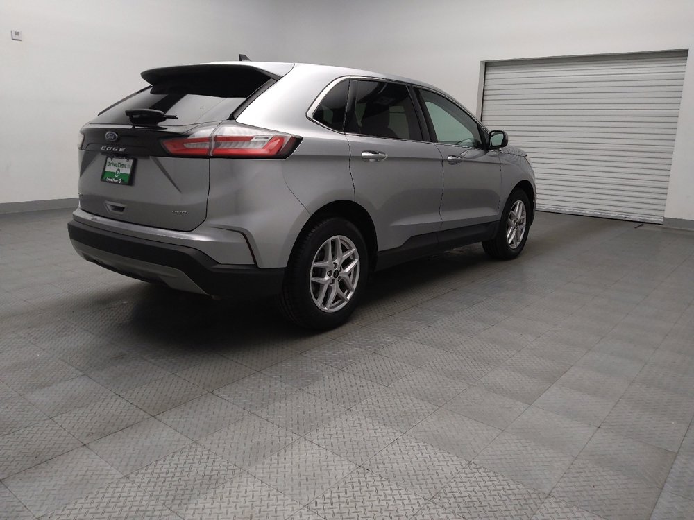 Used 2024 Ford Edge SEL image 9