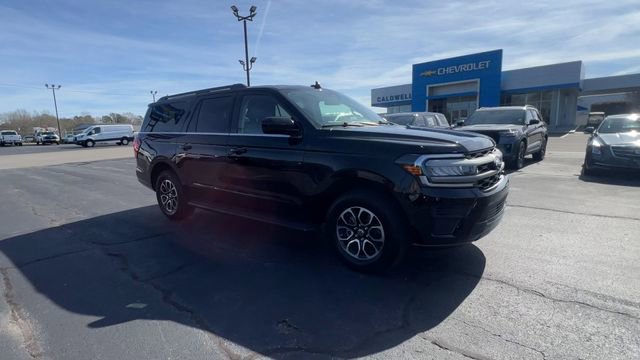 Used 2024 Ford Expedition Max XLT image 2
