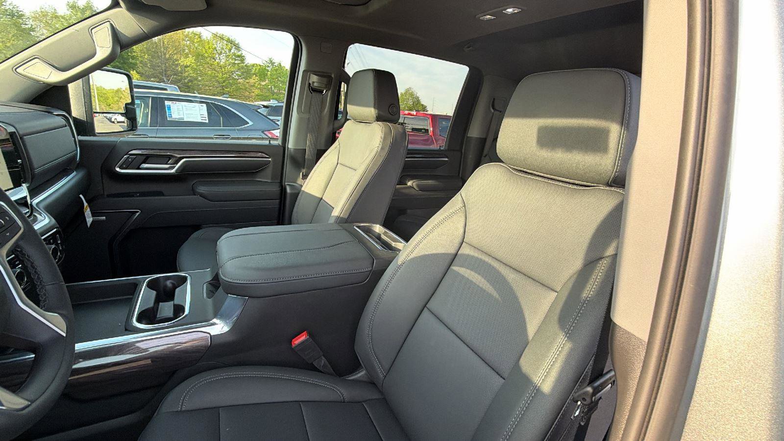 New 2026 Chevrolet Silverado 2500 LTZ w/ LTZ Premium Package image 14