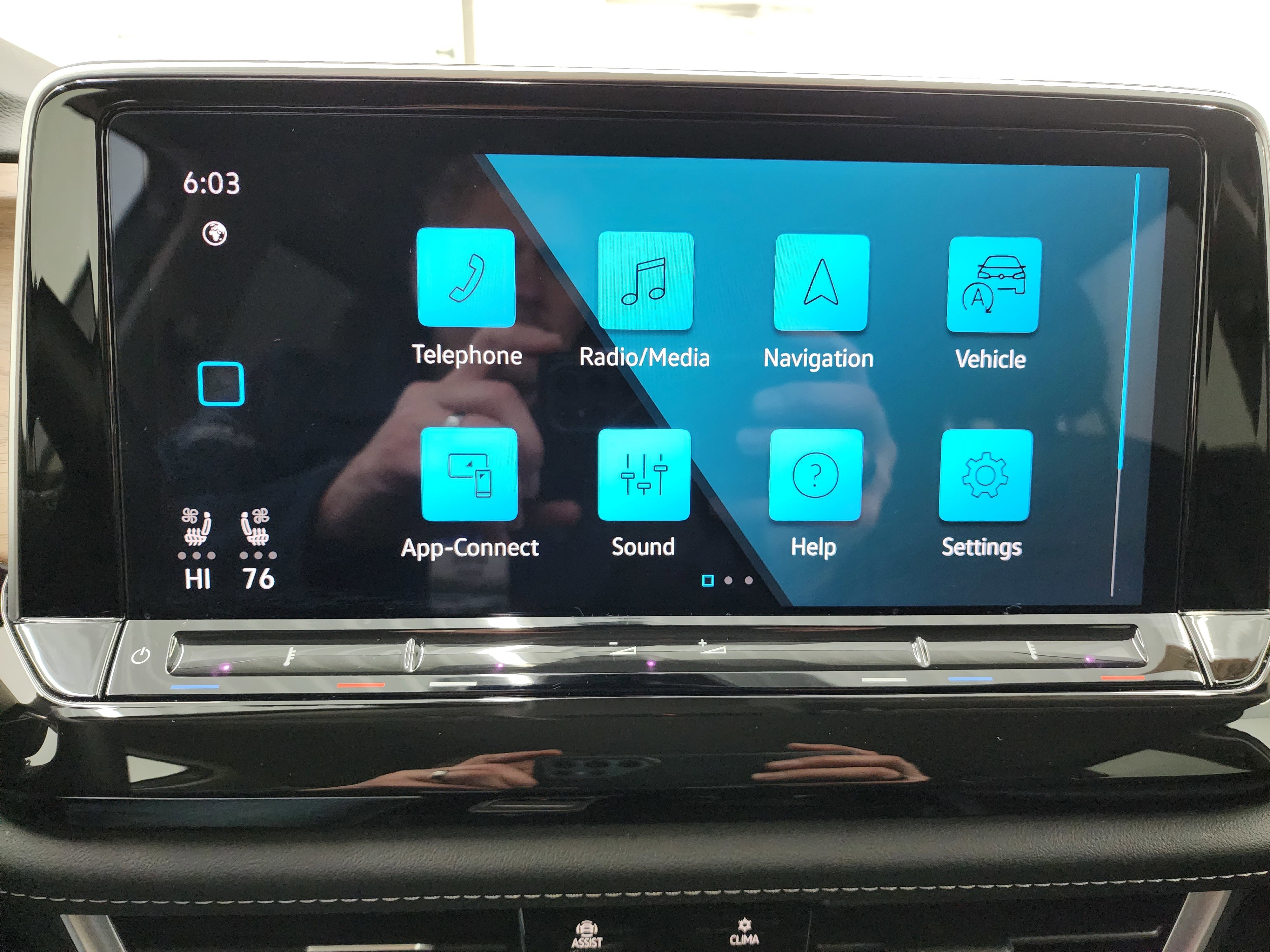 Used 2025 Volkswagen Atlas SE image 47