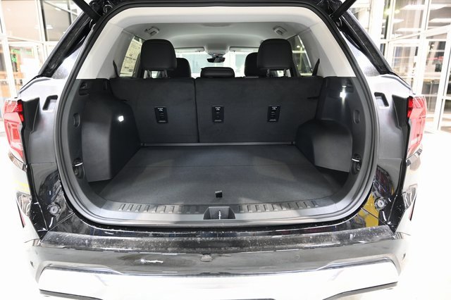 New 2026 GMC Terrain Denali w/ LPO, Black Badging Package image 27